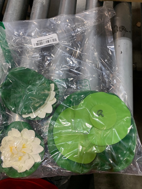 Photo 1 of PietyPet 10pcs Artificial Floating Foam Lotus Flowers with Artificial Frog Lotus Leaves, Lily Pads for Lake, Pond Plants Ornaments for Pool Aquarium Water Decoration, White