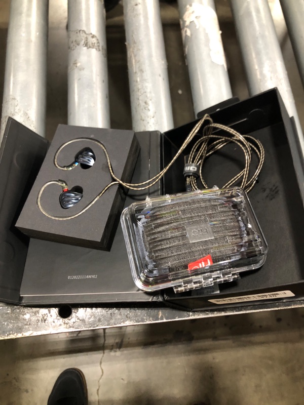 Photo 1 of FiiO FH3 HiFi Earphones 3 Drivers (1 Dynamic + 2 Knowles BA), in-Ear Earphones High Resolution, Bass Sound, High Fidelity for Smartphone/PC/Tablet