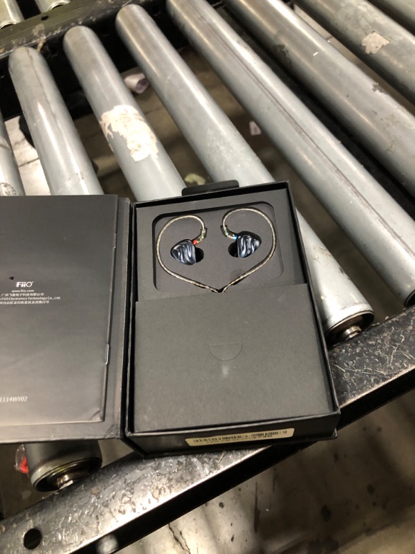 Photo 1 of FiiO FH3 HiFi Earphones 3 Drivers (1 Dynamic + 2 Knowles BA), in-Ear Earphones High Resolution, Bass Sound, High Fidelity for Smartphone/PC/Tablet