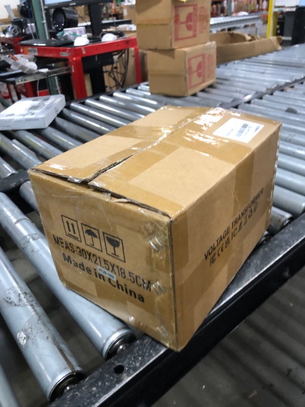 Photo 1 of LVYUAN Voltage Converter Transformer 1000 Watt Step Up/Down Convert from 110V-120V to 220V-240Vt and from 220V-240V to 110V-120V with 2 US outlets, 2 Universal outlets, Resettable Circuit Breaker