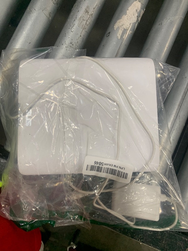 Photo 1 of ASUS ZenWiFi AX6600 Tri-Band Mesh WiFi 6 System (XT8 1PK) - Whole Home Coverage up to 2750 sq.ft & 4+ rooms, AiMesh, Included Lifetime Internet Security, Easy Setup, 3 SSID, Parental Control, White
