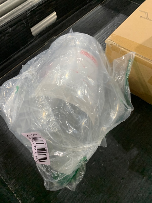 Photo 1 of Container