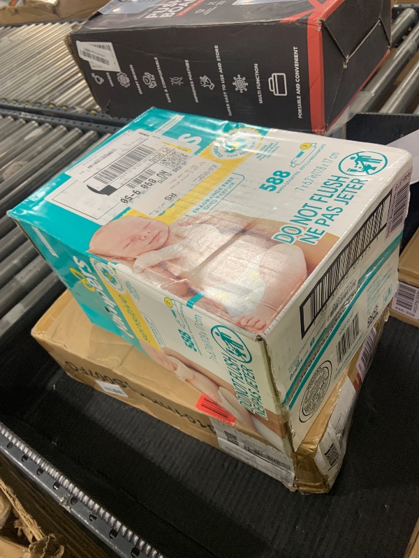Photo 1 of Pampers Baby Wipes Sensitive, Water Based Wipes, Hypoallergenic and Unscented for Babies, 588 Wipes Total (7 Refill Packs)