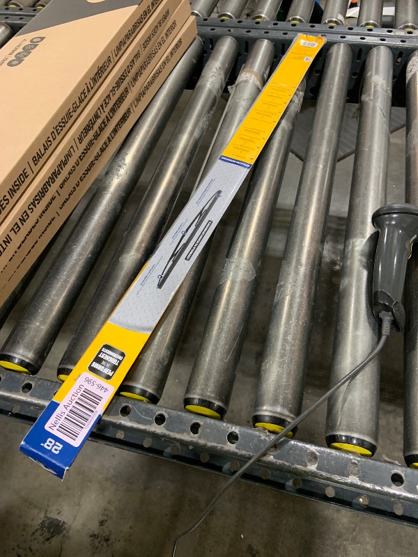 Photo 1 of PEAK Transport Heavy Duty Windshield Wiper Blade, Durable Metal Wiper Blade Replacement for Class 6-8 Trucks, Class A RV's, and Transit Buses with Saddle Wiper Arm and 28" Wide Saddle Blade