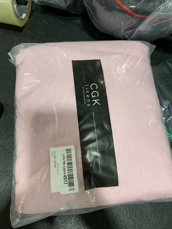 Photo 1 of Twin Size 3 Piece Sheet Set - Comfy Breathable & Cooling Bed Sheets Set - Hotel Luxury Bedding for Women, Men, Kids, Teens, Boys & Girls - Deep Pockets, Soft and Wrinkle Free - Oeko-Tex - Light Pink