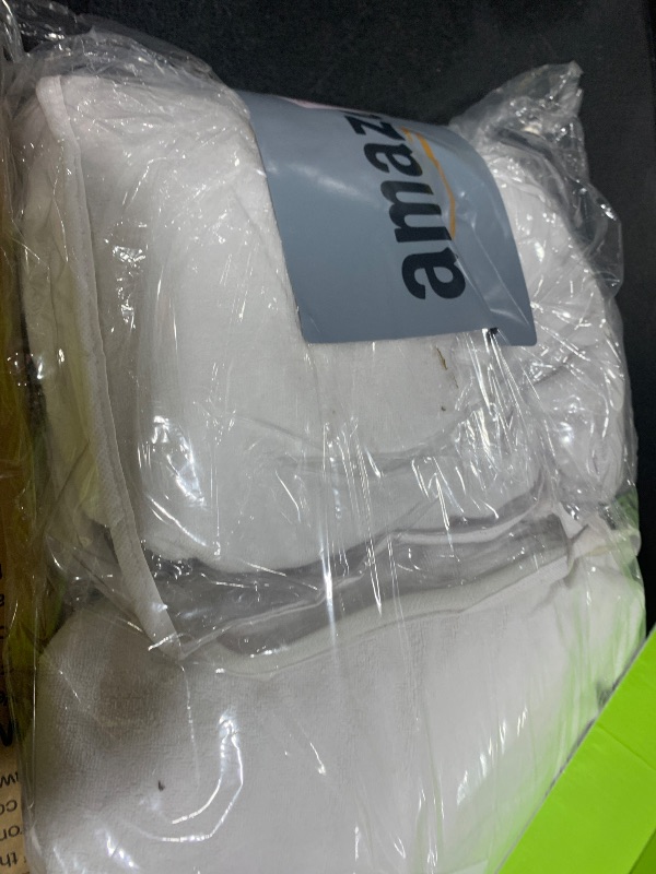 Photo 1 of Comfort Beddings 100% Organic Cotton Mattress Protector Alaskan King Mattress Cover 250GSM, Waterproof, Noiseless Fitted Bed Cover Protector with 12" Deep Pocket