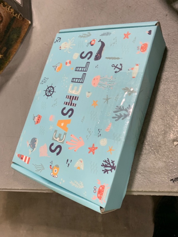 Photo 1 of Sea Shells Mixed Beach Seashells 9 Kinds 1.2"-3.5 "Various Sizes Natural Seashells and 2 Kinds of Natural Starfish for Beach Themed Party DIY Crafts Fishtank Vase Fillers Home Wedding Decorations