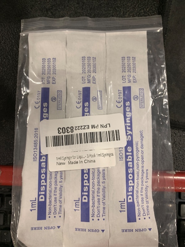 Photo 1 of 1ml Syringe for Liquid, Oral, Scientific Labs, Measurement, Dispensing, with Cap- 3 Pack 1ml Syringes