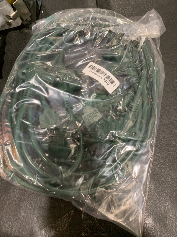 Photo 1 of Oviitech 25FT Outdoor Extension Cord,5 Evenly-Spaced Outlet Plugs,Green Outdoor Power Strip,Multiple Outlets with Weatherproof Extension Cord.