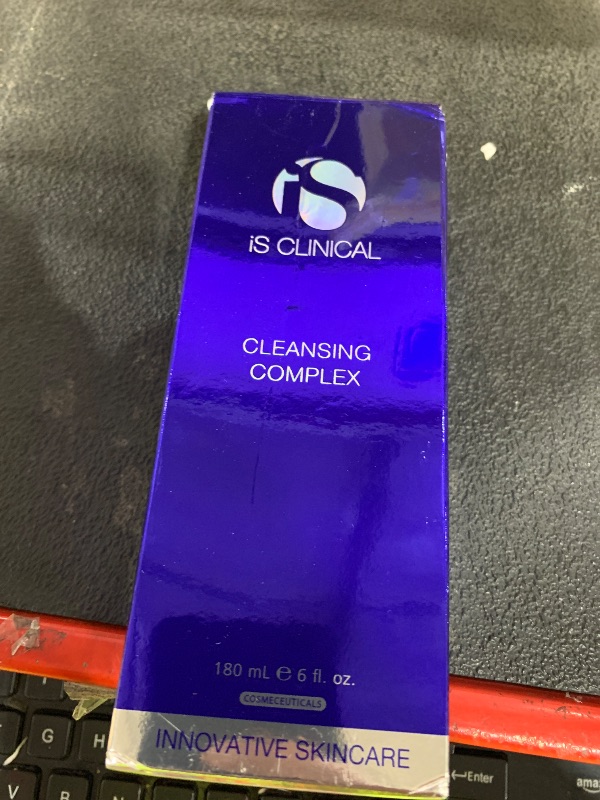 Photo 1 of iS CLINICAL Cleansing Complex, 3in1 Gentle deep pore cleanser Face Wash and Makeup remover, Helps blemish-prone skin