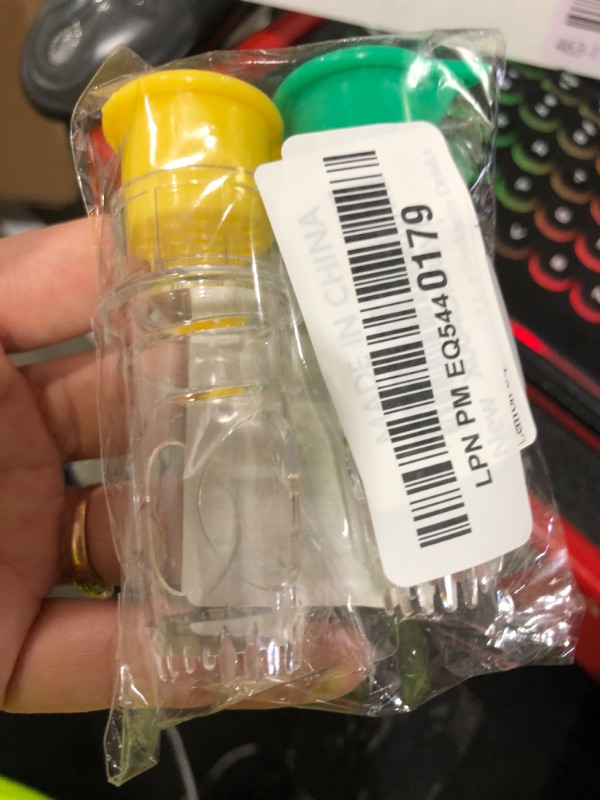 Photo 1 of Lemon Squeezer, Lime Squeezer,2025 New Screw Top Lemon Squeezer,Manual Juicer with Built-in Filter,Manual Portable Orange Squeezer,For Lime Squeezer for Cocktails Drinks