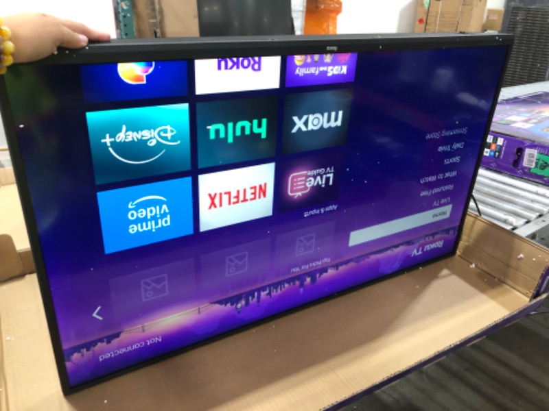 Photo 1 of Roku Smart TV 2025 – 40-Inch Select Series, 1080p Full HD TV – RokuTV with Voice Remote – Flat Screen LED Television with Wi-Fi for Streaming Live Local News, Sports, Family Entertainment