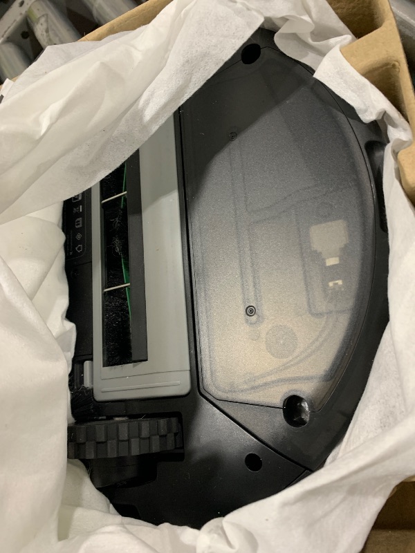 Photo 1 of iRobot Roomba Robot Vacuum and Mop Combo (Y0140) - Vacuums and mops
