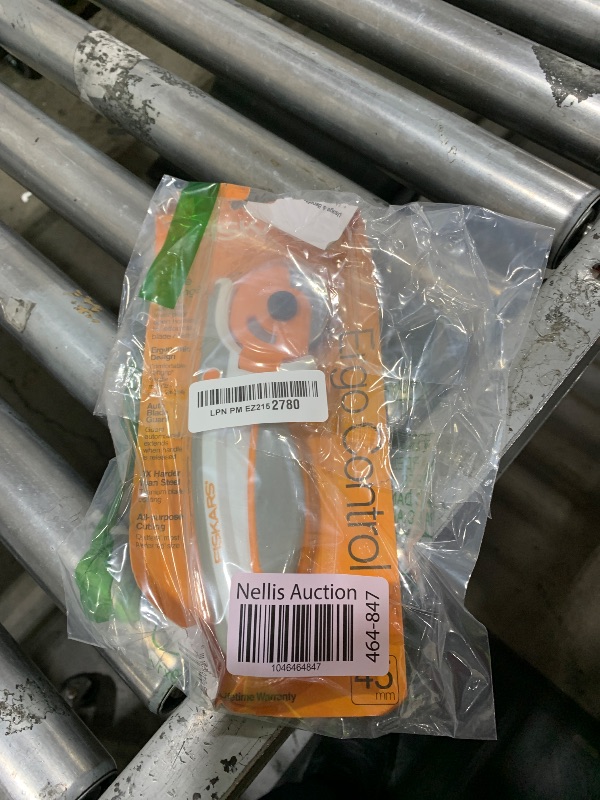 Photo 1 of Fiskars 197990-1001 Easy Change Ergo Control Rotary Cutter, 45mm