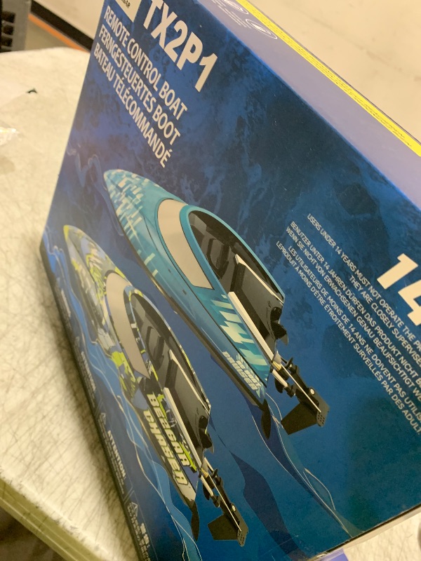 Photo 1 of BEZGAR RC Boat, 2 Packs 12 inch Fast Speed RC Boat 30 KPH with A Portable Suitcase for Lakes & Pools & Salt Water, Summer Toys for Adults and Ideal Gifts for Kids Boys Age 6 7 8-12 Years Old - TX2P1