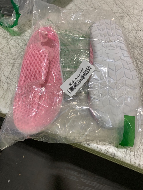 Photo 1 of 
Girl's Water shoes Size 32