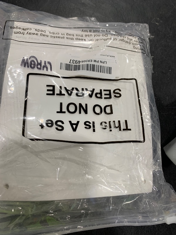 Photo 1 of Lyrow 200 Pcs Blank Running Bib Numbers with Safety Pins for Marathon Competition Sports Events Tearproof Waterproof DIY Large Sports Race Audition Bibs Competitor Numbers 6 x 7.5 Inch