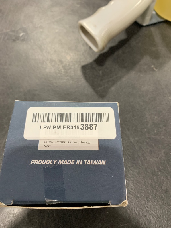 Photo 1 of LE LEMATEC Air Compressor Regulator Valve with Pressure Gauge, for Precise Control in Air/Pneumatic Tool Applications, Spray Painting, Tire Inflation and More, ¼ NPT, 0-150 PSI (AR-01)