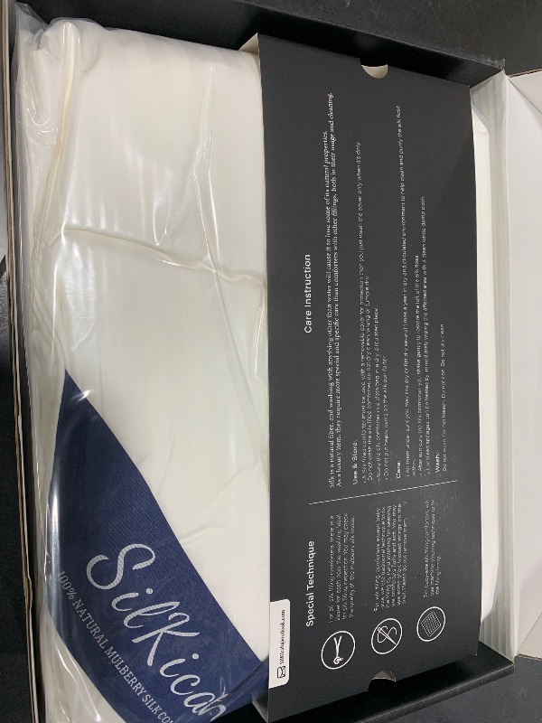 Photo 1 of SilKicah Mulberry Silk Comforter Twin Size, 100% Natural Mulberry Silk Filled Duvet Breathable Lightweight Pure Silk Quilt for Summer Season(68"×86")