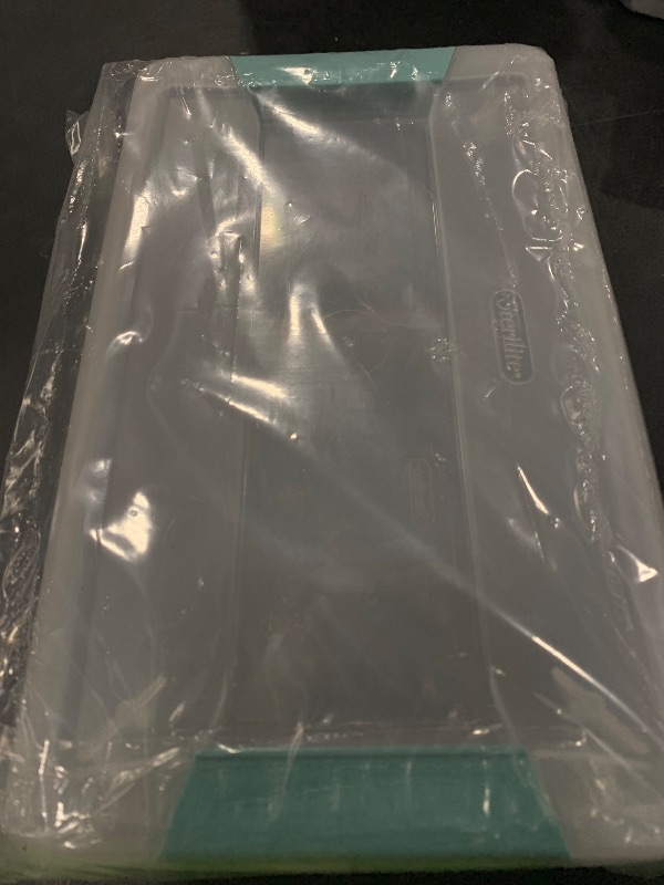 Photo 1 of Sterilite 19628604 Medium Clip Clear Storage Box With Latched Lid - 11"L x 6-5/8"W x 5-3/8"H