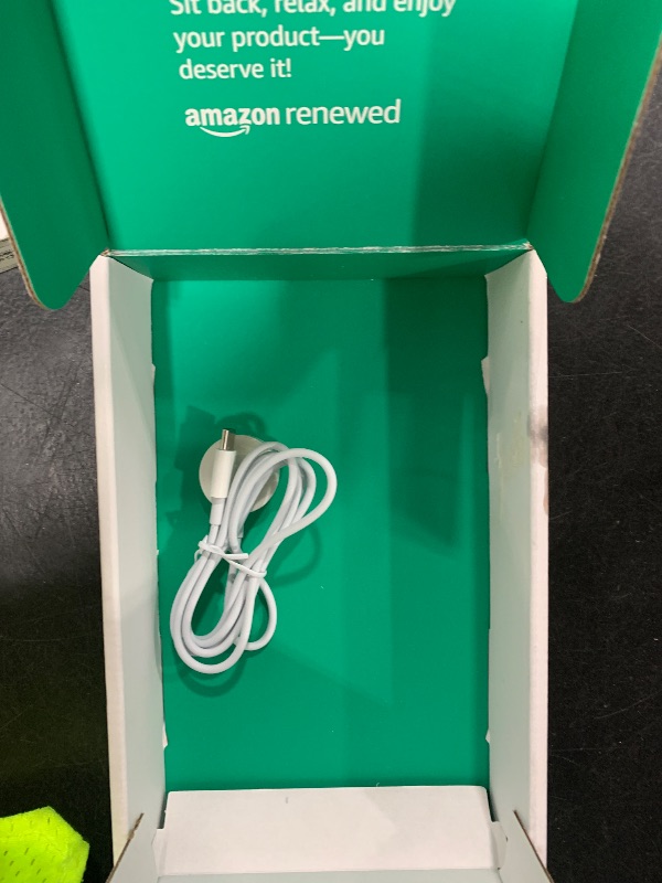 Photo 1 of Apple Watch Series 9 [GPS + Cellular 41mm] Midnight Aluminum Case with Midnight Sport Band S/M (Renewed Premium)