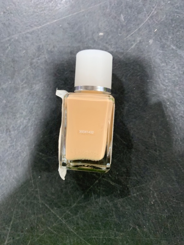 Photo 1 of Neutrogena SkinClearing Oil-Free Acne and Blemish Fighting Liquid Foundation with.5% Salicylic Acid Acne Medicine, Shine Controlling Makeup for Acne Prone Skin, 10 Classic Ivory, 1 fl. oz