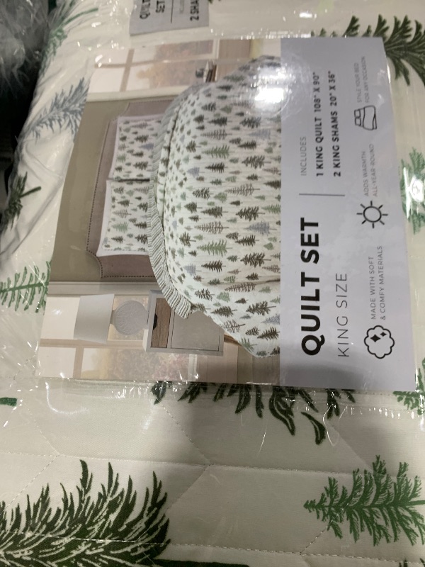 Photo 1 of Great Bay Home 3-Piece Reversible Forest Cabin Bedspread King Quilt. All-Season, Comfortable, Soft Quilt Set - Truckee