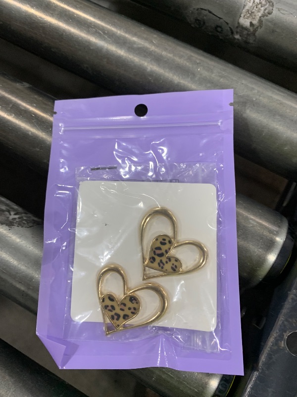 Photo 1 of 1 Pair Gold Leopard Print Heart Earrings, Fashion Jewelry for Women, Trendy Accessory for Casual Wear, Chic Earrings for Special Events(Golden&Leopard)
