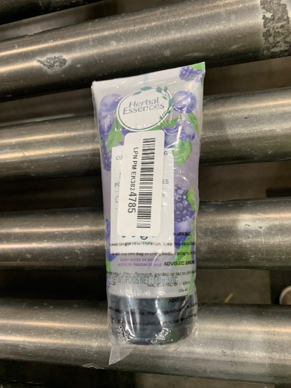Photo 1 of Ess Gel Twist Size 6z Herbal Essences Totally Twisted Curl Scrunching Gel