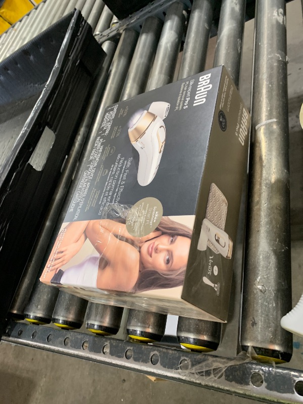 Photo 1 of Braun Smart IPL, Silk·Expert Pro 5: at Home Laser Hair Removal for Women and Men, Permanent Visible Hair Reduction in Hair Regrowth for Body & Face, with Venus Swirl Razor, Corded, IPL5137