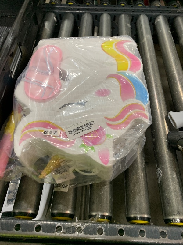 Photo 1 of WERNNSAI Unicorn Piñata - Unicorn Party Supplies Piñata Bundle with Blindfold and Bat for Girls Kids Rainbow Unicorn Theme Birthday Party Game Decorations (15.7" x 12.2" x 3.1")