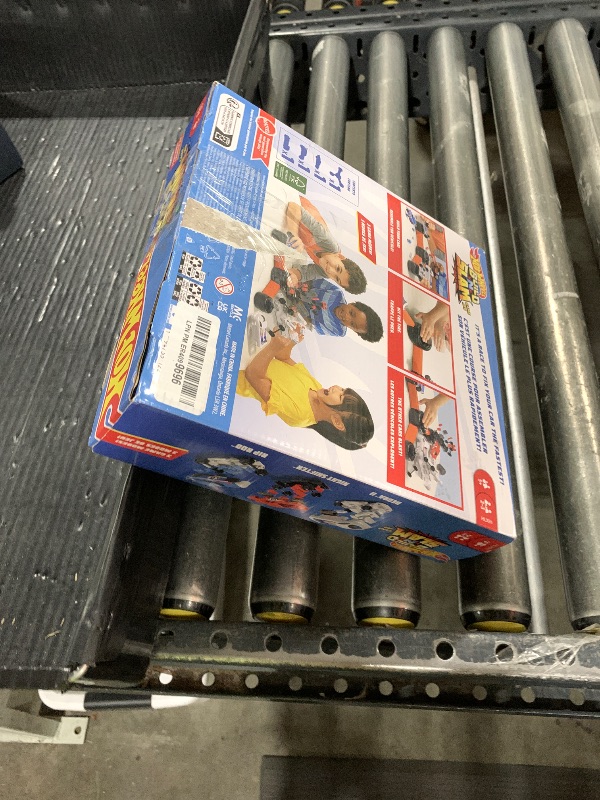 Photo 1 of Mattel Games Hot Wheels Build ‘N Slam Kids Game with Buildable Classic Cars, Fix it Fast or Watch it Blast, 1 to 3 Players