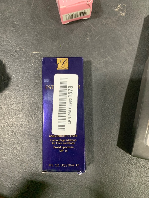 Photo 1 of Estée Lauder Double Wear 24-Hour Maximum Cover Camouflage Foundation for Face and Body SPF 15 | Full Coverage | Covers Scars & Tattoos, 1.0 Fl Oz, 2N1 Desert Beige