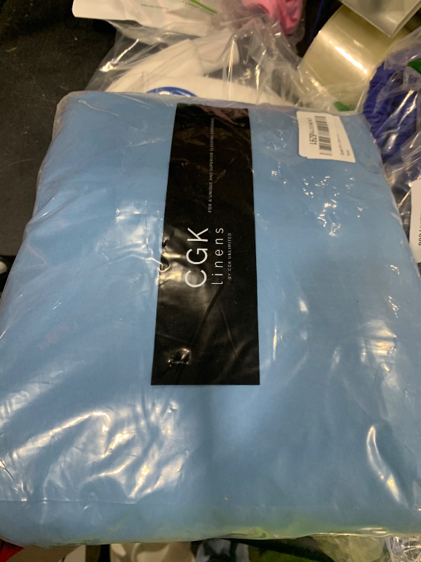 Photo 1 of Queen Size 4 Piece Sheet Set - Comfy Breathable & Cooling Bed Sheets Set - Hotel Luxury Bedding for Women, Men, Kids, Teens, Boys & Girls - Deep Pockets, Soft and Wrinkle Free - Oeko-Tex - Denim Blue