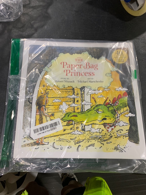 Photo 1 of The Paper Bag Princess (Classic Munsch)