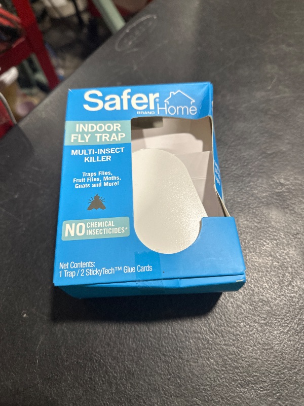 Photo 1 of Safer Home Indoor Plug-in Fly Trap - SH502-1R5SR - Effective Fruit Fly Traps for Indoors, Gnat Traps for House Indoor, 400 Sq Ft Protection - Style: 1 Device + 5 Glue Cards