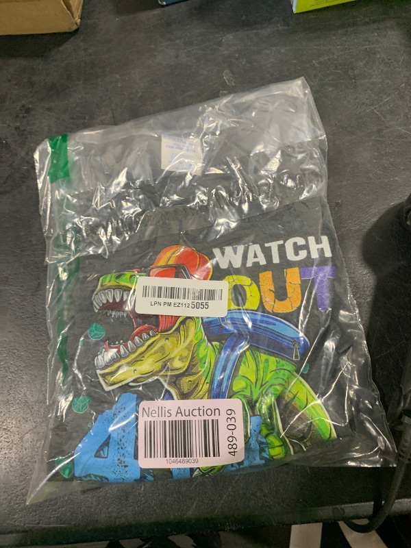 Photo 1 of KIDS SHIRT SZ M 