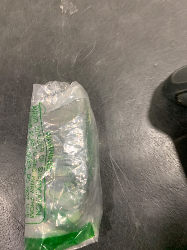 Photo 1 of 10Pack 1-1/2" Large Round Carabiner Clips, Metal Spring O Rings for Organizer Key Rings, Paracord Keychain Lanyard, Pet Chains, Purse Hardware, Key Snap Hooks DIY Accessory (Black)