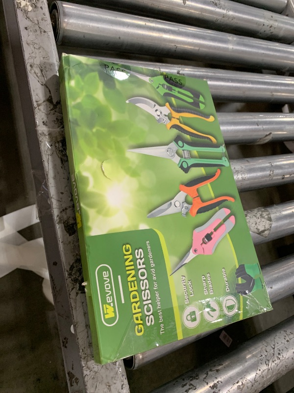 Photo 1 of 3 Pack Garden Pruning Shears Stainless Steel Blades Handheld Pruners Set with Gardening Gloves