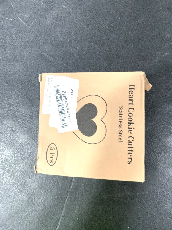Photo 1 of 5 PCS HEART SHAPED COOKIE CUTTER SET STAINLESS STEEL 