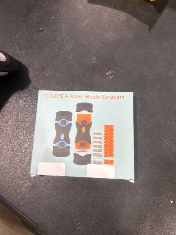 Photo 1 of RAZER BLADE SCRAPERS