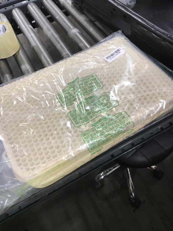 Photo 1 of WePet Cat Litter Mat, Kitty Litter Trapping Mat, Honeycomb Double Layer Mats, No Phthalate, Urine Waterproof, Easy Clean, Scatter Control, Catcher Litter Tray Box Rug Carpet