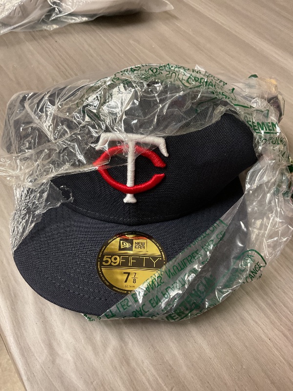 Photo 1 of New Era MLB 59FIFTY Team Color Authentic Collection Fitted On Field Game Cap Hat (7 7/8, Minnesota Twins)