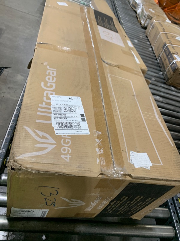 Photo 1 of LG 49" UltraGear DQHD (5120x1440) Curved Gaming Monitor, 240Hz, 1ms, VESA DisplayHDR 1000, HDMI 2.1, DisplayPort, 4-Pole HP Out DTS HP:X, AMD FreeSync Premium Pro, Tilt/Swivel/Height Stand, Black
(DOESNT TURN ON)