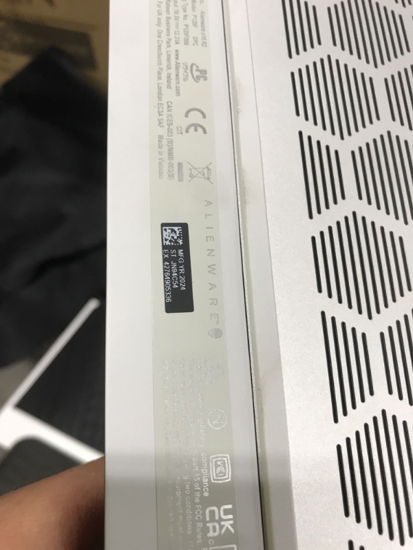 Photo 1 of Alienware X16 R2 Gaming Laptop - 16-inch QHD+ 240Hz 3ms Display, Intel Core Ultra 7-155H, 16GB LPDDR5X RAM, 1TB SSD, NVIDIA GeForce RTX 4070 8GB GDDR6, Windows 11 Home, Onsite Service - Lunar Silver