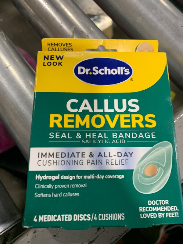 Photo 1 of Dr. Scholl's CALLUS REMOVER Seal & Heal Bandage with Hydrogel Technology, 4ct // Removes Calluses Fast And Provides Cushioning Protection Against Shoe Pressure And Friction For All-Day Pain Relief