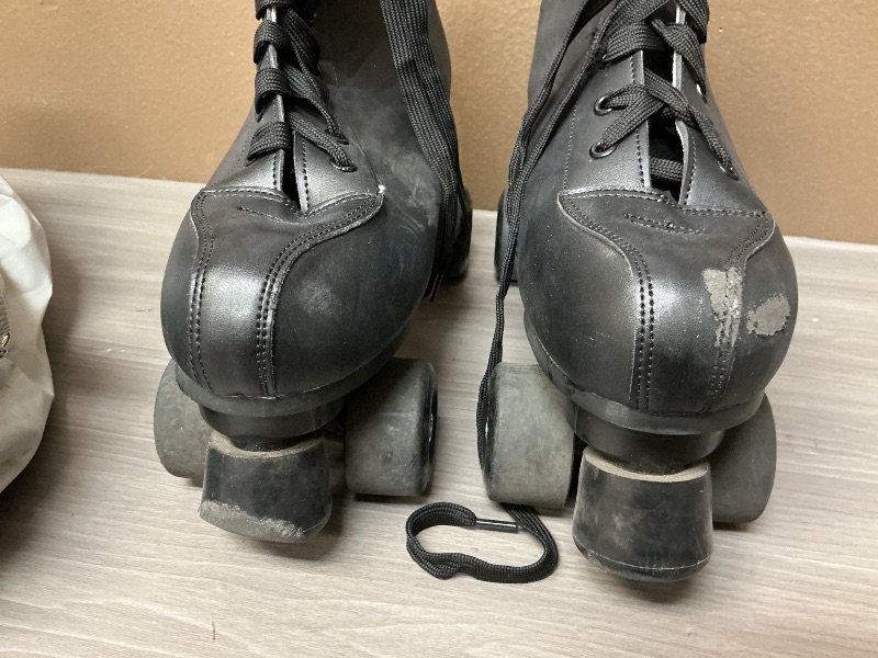 Photo 1 of XUDREZ Classic Roller Skates High-Top Double-Row Leather Roller Skates for Women and Men (Black Black Wheel,11)