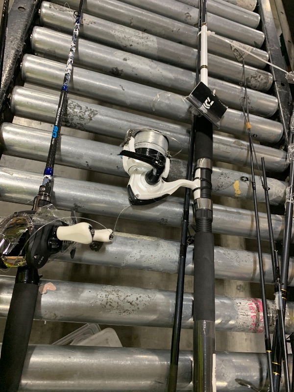 Photo 1 of Daiwa DWB40-B/F702M D-Wave Saltwater Spinning Combo, 1 Bearing, 7' Length, 2Piece Rod, Medium Power, Fiberglass Blank Material