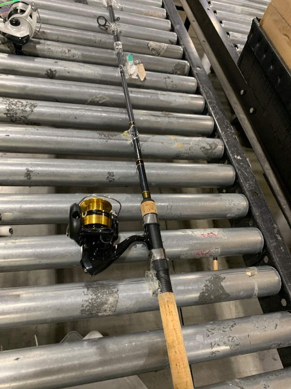 Photo 1 of Daiwa DWB40-B/F702M D-Wave Saltwater Spinning Combo, 1 Bearing,