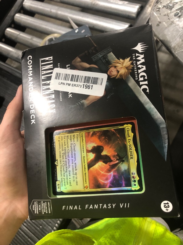 Photo 1 of Magic: The Gathering Final Fantasy VII Commander Deck - Limit Break
